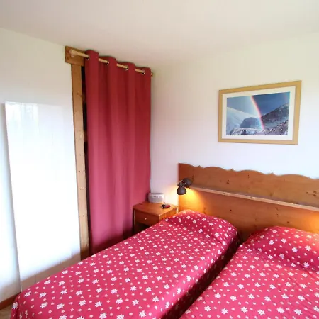 Appartement Confortable A 1700, 2eme Etage, Terrasse Sud, Proche Pistes Et Commerces - Fr-1-549-126 *